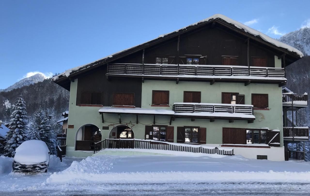 Chalet Della Luna Claviere Buitenkant foto